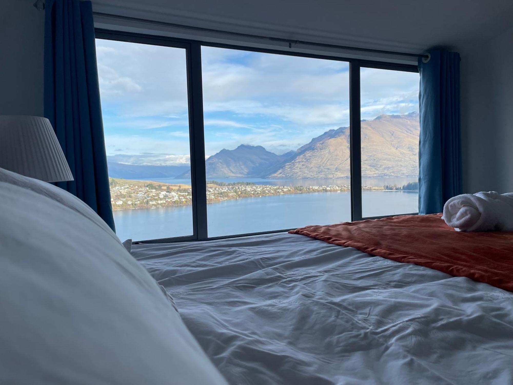 Ming'S Lakeside Goldleaf Suites Квинстаун Экстерьер фото